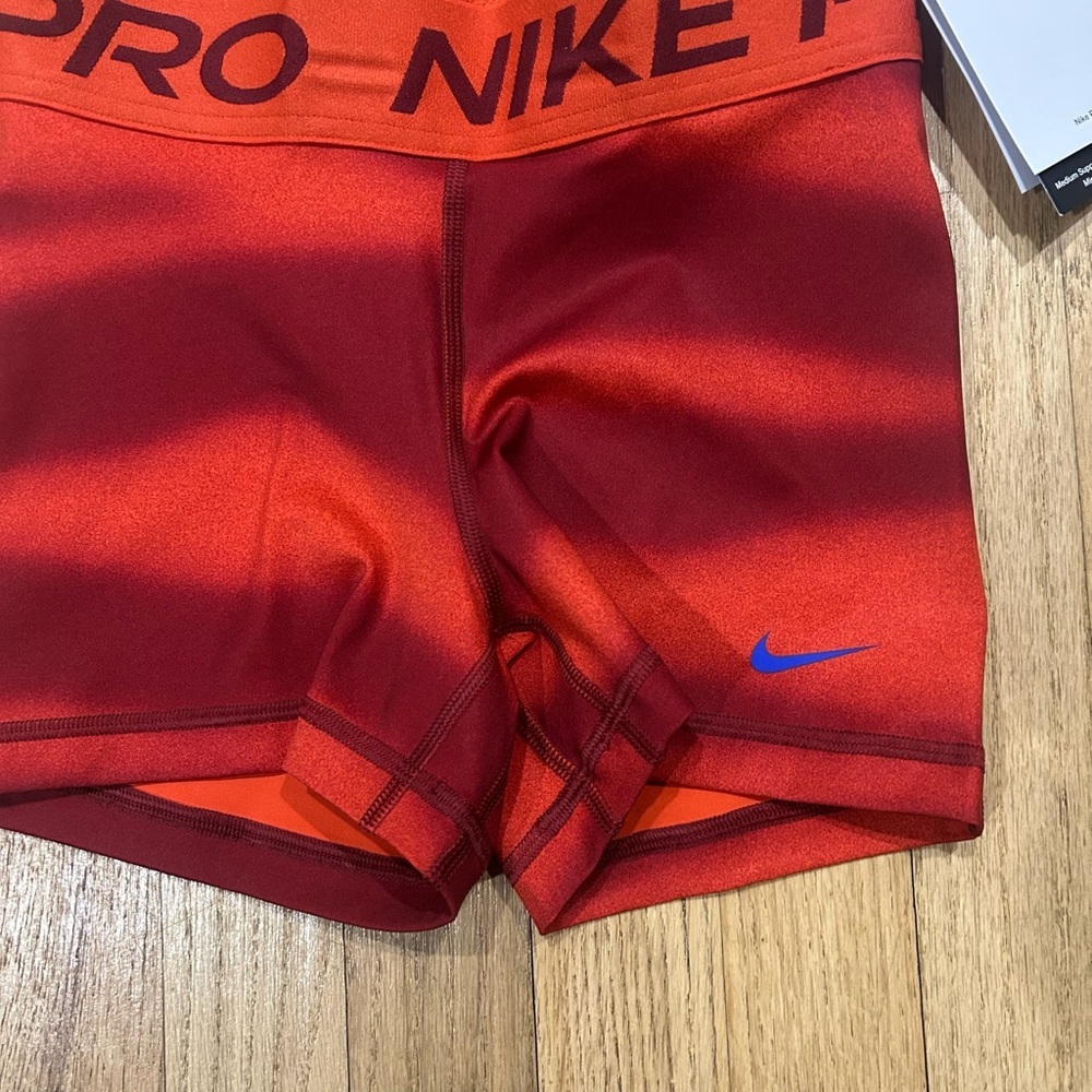 Nike Pro’s Women’s Dri-Fit 3” Striped Orange Spandex Shorts Sz XS NWT - Picture 3 of 8